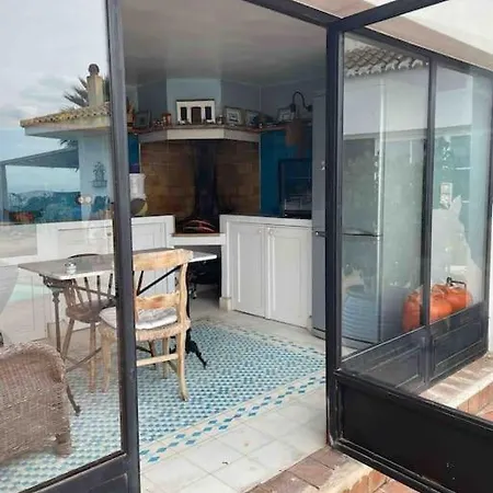 Agradable Casa Con Maravillosas Vistas